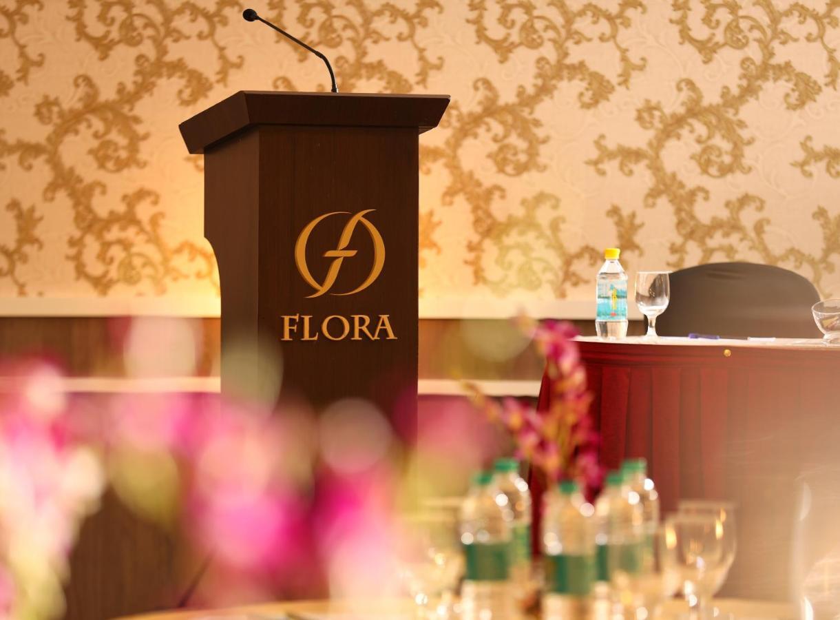 Hotel Flora Charishma Residency Aluva Kochi Esterno foto