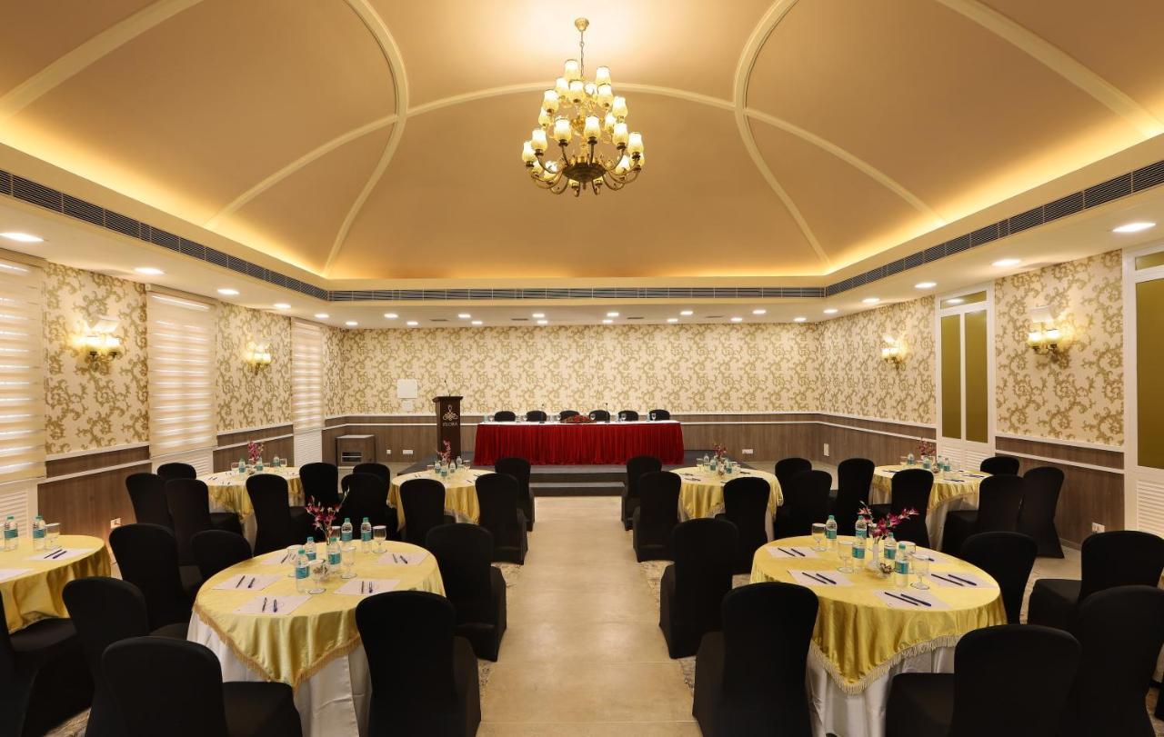 Hotel Flora Charishma Residency Aluva Kochi Esterno foto